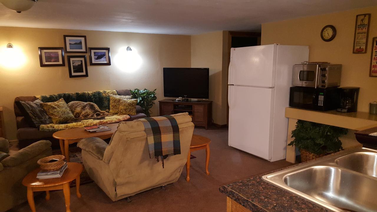 Kodiak Russian River Lodge Экстерьер фото